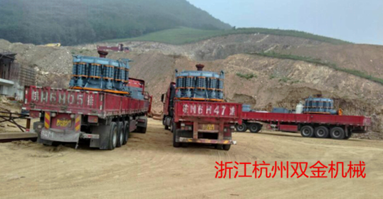 安徽雙金圓錐機抵達(dá)現(xiàn)??