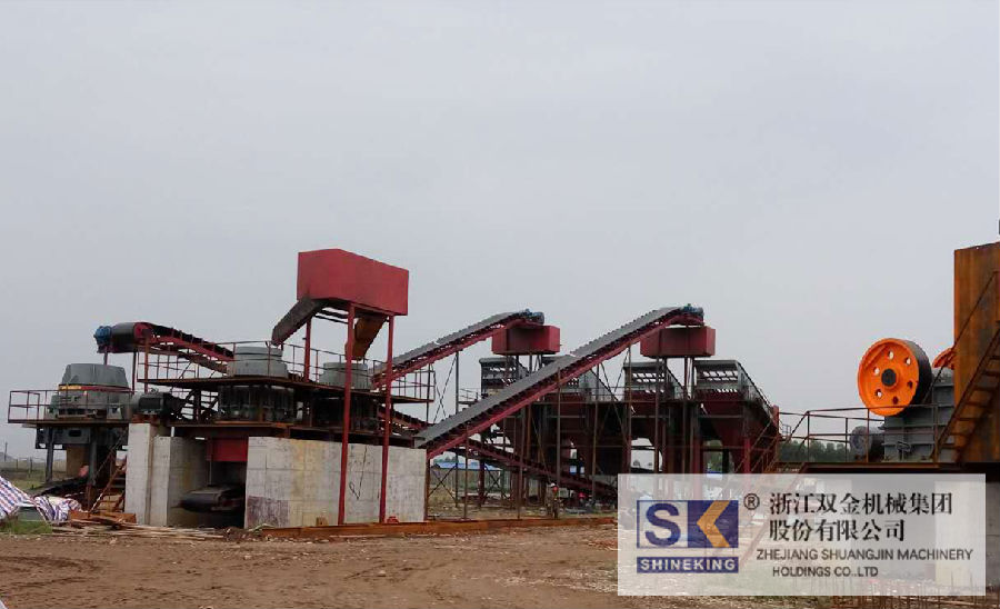 彈簧式圓錐破碎機(jī)SJ1400兩臺(tái)