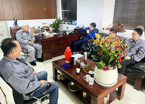 雙金公司董事長及技術(shù)團(tuán)隊(duì)與杭電老師交流合作內(nèi)容